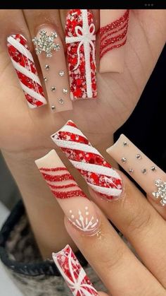 Extra Christmas Nails, Halloween Nail Art Tutorial, New Year Nail, Halloween Nail Art Easy, Holiday Nails Winter, Press On Nails Long, Halloween Nails Easy, Holiday Nails Christmas, New Years Eve Nails