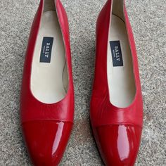 Vintage Bally Red Leather Heels Switzerland Size 5 New #Ag Classic Red Court Shoes For Work, Classic Red Court Shoes For Office, Classic Red Court Shoes For Formal Occasions, Classic Red Round Toe Court Shoes, Classic Red Court Shoes With Round Toe, Classic Red Low Heel Court Shoes, Classic Red Patent Leather Court Shoes, Bally Shoes, Brown Pumps