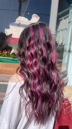 Aesthetic Ombre Hair, Brown Hair With Pink Extensions, Peakaboo Hair Pink, Different Color Streaks In Hair, Pink Draculaura Hair, Cool Purple Hair Dye Ideas, Hot Pink Highlights In Brown Hair Curly, Pink Pieces In Hair, Brunette Hair With Colored Highlights