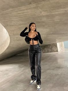 Leather Pants Outfit Going Out, Consert Outfits, Straighten Your Crown, Drake Clothing, Drake Concert, Doubting Yourself, Concert Outfit Summer, Street Syle, Leather Pants Outfit