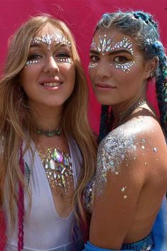 Festival Rave Makeup, Coachella Hair And Makeup, Cochella Makeup Looks Glitter, Festival Crystal Makeup, Coachella Face Glitter, Face Painting Cochella, Jewel Makeup, Glitter Beards