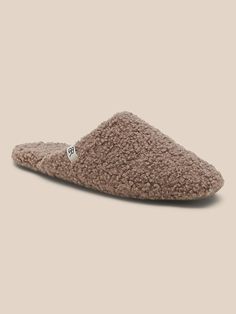 Sherpa Fabric, Cute Slippers, Slide Slipper, Womens Slippers, Banana Republic, The Help, Slides, Lounge Wear, Slippers