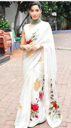 Ivory Saree, Floral Print Sarees, Floral Saree, Rohit Bal, Modern Saree, Celebrity Trends, Saree Trends, Fancy Blouses