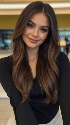 Brown Hair For Natural Blondes, Natural Brown Hair Color With Highlights, Brunette Autumn Hair, Highlights Dark Brown Hair Caramel, Hair Hilights Brunettes, Youthful Hair Color, Deep Autumn Hair Color Highlights, Brown Hair Fall 2024, Fall 2024 Brunette Hair