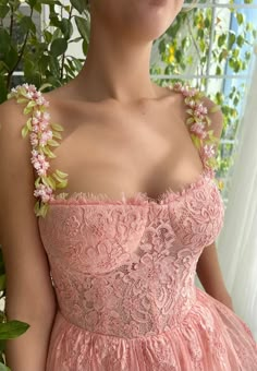 Sweetheart Neckline Delicate Lace Prom Dress, Delicate Fitted Bodice Sleeveless Dresses, Lace Dresses With Delicate Straps And Fitted Bodice, Delicate Sleeveless Dress With Fitted Bodice, Elegant Pink Dresses With Lace Bodice, Feminine Fitted Lace Prom Dress, Feminine Lace Dress With Fitted Bodice, Sweetheart Neckline Lace Evening Dress For Banquet, Lace Evening Dress With Sweetheart Neckline For Banquet