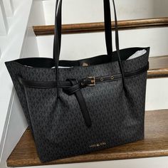 New Without Tags! Questions? Leave A Comment Below! Michael Kors Emilia Tote, Grey Tote Bags, Large Leather Bag, Grey Tote, Michael Kors Tote Bags, Leather Tote Purse, Bags Michael Kors, Large Leather Tote, Medium Tote