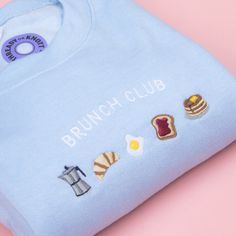 "This super cute Brunch Club Crewneck Sweatshirt is the perfect way to express yourself while still stayin' cozy! The super soft fabric and lovely colors make it a warm addition to any wardrobe. \"However you brunch, this Crewneck has you covered.\"   This crewneck sweatshirt has a soft feel lining making it super cosy. Please use the size guide on the last slide to determine which size to order. PLEASE DOUBLE CHECK YOUR SIZE BEFORE PURCHASING.  Colors: Blue   Free UK postage! Due to the made to order nature of this item, this item ships within 3-7 days from the purchase date. Delivery within UK takes 2-3 days.   Do drop me a message if you have any questions 📩" Trending Crewneck, Sweatshirt And Shirt Outfit, Aesthetic Crewneck, Brunch Club, Club Sweatshirts, Embroidered Crewneck, Personalized Wallet, 자수 디자인, Cute Sweatshirts