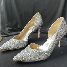 Gorgeous Sparkly Silver With Blue Flecks. Your Feet Are Gonna Shine. I Bought These Shows Brand New To Go With My Silver Dress For A Family Wedding. I Then Decided To Switch Up Outfits So This Was Never Worn. Glitter Stilettos, Badgley Mischka Shoes, Evening Shoes, Silver Dress, Family Wedding, Badgley Mischka, Blue And Silver, Shoes Women Heels, Stiletto Heels