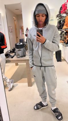 Nike Tech Fleece Outfit Men, Nike Tech Fit, Sweatsuit Men, Nike Tech Suit, Fleece Outfit, Rapper Style, Black Men Fashion Swag