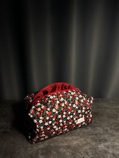 Bag Designs, Cute School Supplies, Diy Sewing Projects, Diy Bag, Diy Sewing, School Supplies, Tiara, Light In The Dark