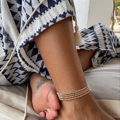 Make your look shine with this Women's 14K Yellow Gold & Silver Two Tone Beaded Anklet ⚡ Women Anklet chic accessory for any occasion. 60’s Aesthetic, Rose Gold Anklet, Anklet For Women, Sofia Loren, Beaded Anklet, Women Anklets, Gold Anklet, Statement Ring Silver, Beaded Anklets