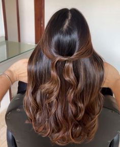 Contour Hair Highlights, Balayage For Brown Skin, Caramel Brownie Hair, Brown Hair Shades, Black Hair Balayage, Brunette Hair With Highlights