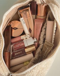 Makeup Contouring, Alat Makeup, Makeup Bag Essentials, Smink Inspiration, Fancy Makeup, Luxury Makeup