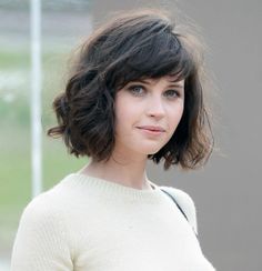 nice curlyand color haircut!!:) French Bobs, Midi Hair, Mom Haircut, Short Locks, Japanese Hairstyles, Angled Bobs, Social Topics, Short Bobs, Best Bob Haircuts