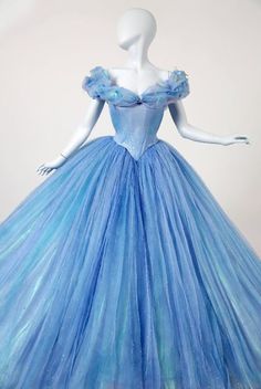 Beauty And The Beast Gown, Disney Archives, Disney Costume, Quince Dresses Mexican, Ball Gowns Wedding Dress, 15 Dresses Quinceanera, Quince Dresses Red, Heroes And Villains, Wedding Dresses Cinderella