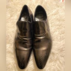 Authentic Prada Mens Leather Loafers Semi Pointed Toe Scroll Pattern On Toe And Heel Great Preowned Condition Light Creasing On Top Light Wear To Sole 1112 Prada Mens, Mens Leather Loafers, Scroll Pattern, Top Light, Mens Leather, Prada Shoes, Prada Men, Leather Loafers, Slip Ons