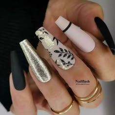 Light Colored Nails, Colored Nail Tips, Nail Type, Coffin Press On Nails, Snowflake Design, Get Nails, Acrylic Nails Coffin, Fall Nail Designs