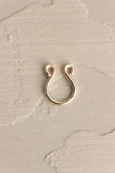 Simple Gold Septum Piercing, Affordable Minimalist Nickel-free Septum Ring, Tiny Septum Piercing Horseshoe, Minimalist Nickel-free Hoop Septum Ring, Septum Gold, Nickel-free Silver Metal Septum Ring, Faux Septum, Nose Jewelry, Science Fiction Books