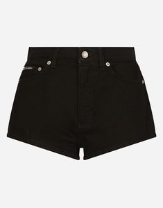 Cotton denim shorts: Black High-waisted 5 pockets Branded metal and leather tag Branded label on the coin pocket Inner leg: 4.5 cm Hem: 30 cm Zipper and branded metal button fastening The model is 175 cm tall and wears a size IT 40 Made in Italy Dress Reference, Chanel Loafers, Denim Shorts Black, Png Clothes, Feminine Chic, Corduroy Shorts, Leather Tag, Denim Patches, Airport Fashion