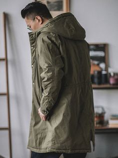 Conquer the cold with M51Fishtail Parka, a perfect blend of style and functionality. Crafted from heavyweight cotton, this parka boasts a polyester liner for added warmth, ensuring you stay comfortable in chilly weather.