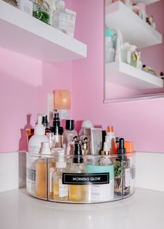 7 Bathroom Storage Products Everyone Needs — RíOrganize Skincare Organization Ideas, Skincare Storage, Bathroom Organization Hacks, Care Organization, Storage Products, Beauty Organization, Skincare Organization, Budget Bathroom, Beauty Products Drugstore