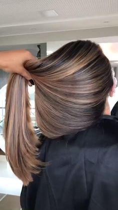 Sticking Hair Colour, Highlight Colours For Hair, Highlight Rambut Brown, New Highlights Hair Colour, Hair Sticking Colors, Kim K Brown Hair, Hair Colored Ideas, Blonde Strands In Brown Hair, Babylights Brunette Blonde