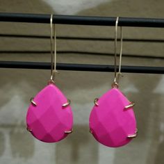 Rare, Kendra Scott Neon Pink Alison Drop Earrings! Super Pretty, Bright Pop Of Color ! Kendra Scott No Longer Makes These Earrings. Pink Teardrop Earrings For Party, Elegant Handmade Pink Teardrop Earrings, Pink Teardrop Jewelry For Party, Pink Dangle Teardrop Earrings For Gift, Kendra Scott Jewelry, Kendra Scott, Neon Pink, Pink And Gold, Gold Color