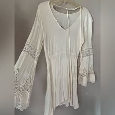 Nwot Bohemic Short Festival Dress Hippie Dresses, Hm Dress, Festival Dress, Cream White, H&m, Colorful Dresses, Festival, Womens Dresses, White