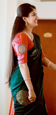 Saree Women, Traditional Blouse Designs, New Saree Blouse Designs, Latest Model Blouse Designs, Blouse Design Images, Wedding Blouse Designs, Ladies Blouse Designs, Simple Blouse Designs, Elegant Blouse Designs