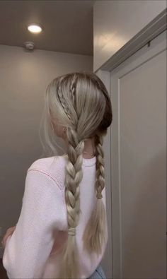 25+ Cute Back to School Hairstyles for Girls - HubPages Tutorial Hair, Inspo Hair, Colour Hair, Colors Hair, Dye Hair, Styling Hair, Peinados Fáciles Para Cabello Corto, Hair Stylies, Work Hairstyles