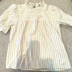 Never Worn! Striped Cotton Puff Sleeve Top, Striped Puff Sleeve Top For Summer, Striped Blouse With Puff Sleeves, Spring Striped Puff Sleeve Tops, Spring Daywear Striped Tops, Spring Striped Tops For Daywear, Striped Tops For Spring Daywear, Striped Cotton Tops For Brunch, Cotton Striped Tops For Brunch