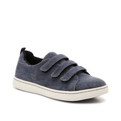 Drew-Ski Sneaker Complement your casual shoe collection with the Ski sneaker from Drew. The denim upper and hook and loop straps create a fresh finishing touch! Casual Sneakers With Hook And Loop Closure, Casual Low-top Sneakers With Hook And Loop Closure, Casual Shoe, Hook And Loop, Shoe Collection, Slip On Sneaker, Baby Shoes, Skiing, Casual Shoes