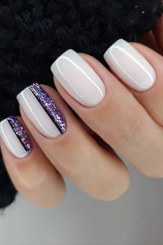 Christmas Nails Nail Fashion Trends, Unghie Sfumate, Geometric Nail, White Nail Designs, Nail Designs Glitter, Nail Polishes