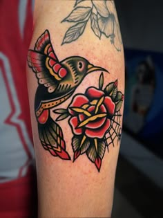 Colibri Traditional Tattoo, Rosa tradicional, Hummingbirdtattoo Mexico Traditional Tattoo, Traditional Tattoos For Guys, Traditional Mexican Flower Tattoo, Hummingbird Tattoo Old School, Humming Bird Traditional Tattoos, American Traditional Birds