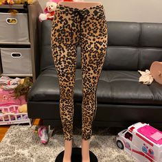 Size Small Brand New, Never Worn. Offers Always Welcome! Drawstring Waist, High Rise Fit, Super Soft And Stretchy! V Pants, Carbon 38 Leggings, Cheetah Leggings, Lululemon Align Leggings, Suede Leggings, White Leggings, Ankle Leggings, Running Leggings, Cotton Leggings