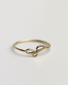 Simple, comfortable everyday sideway Alphabet Initial Ring Each initial measures approx. 6-9mm Available in 14K Yellow Gold or 14K White Gold * Leave us your initials and placement in the comment box at checkout. Modern and timeless Cursive Initial Ring. Perfect as a stacking ring or by itself. # Statement rings chain ring Initial Ring Cursive letter ring sideway letter ring thick chain gold chain rings statment ring cuban link chain 14K gold everyday ring Solid gold ring jewelry rings ■ SHIPPIN Tiny Diamond Necklace, Alphabet Ring, Initial Earrings Studs, Gold Initial Ring, Gold Rings Simple, Cursive Letters, Letter Ring, Gold Rings Jewelry, Mothers Day Gifts