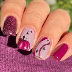 Autumn Nails With Pumpkins, Boo Nails Halloween, October Holiday Nails, October Gel Manicure, Cute Halloween Gel Nails, Pink Fall Nails Ideas Autumn, Pink Pumpkins Nails, Colourful Halloween Nails, Cute Manicure Ideas For Natural Nails