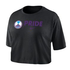 Move freely while repping your team in this Orlando Pride T-shirt. A cropped design and sweat-wicking technology give you easy comfort to help you cheer in cool comfort for 90 minutes. Nike Cropped Short Sleeve T-shirt For Sports, Sporty T-shirt With Team Logo For Cheerleading, Crew Neck T-shirt With Team Logo For Cheerleading, Cheerleading Team Logo Short Sleeve Tops, Short Sleeve Tops With Team Logo For Cheerleading, Sports Cropped T-shirt With Moisture-wicking, Crew Neck Top With Team Logo For Cheerleading, Nike Black Tops For Game Day, Nike Black Top For Game Day