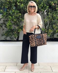 Mode Over 50, Clothes For Women Over 50, Over 60 Fashion, 60 Fashion, Over 50 Womens Fashion, Fashion Over 40, 가을 패션, Fashion Over 50