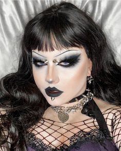 Emo Dark, Afro Punk Fashion, Romantic Goth, Edgy Makeup, Goth Makeup