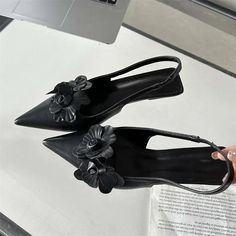 LBSFY - Luxury Design Flower Sandals Women Pumps Pointed Thin Low Heels Female Sexy Elegant Slingback Party Shoes Mules Sandalias Mujer Orthopedic Doctor, Slingback Mules, Flower Sandals, Low Heel Pumps, Orthopedic Shoes, Pump Types, Slingback Shoes, Fashion Event, Belleza Natural