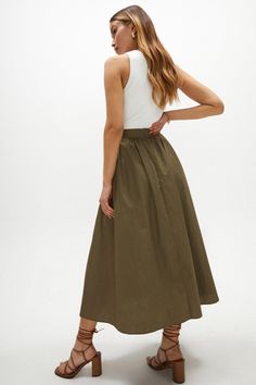 Meet your perfect summer skirt! Crafted from lightweight poplin cotton that'll ease through hot weather in style, the midi is cut in a classic full-skirted shape and features super-handy pockets. Poplin Skirt, Summer Skirts, Cotton Skirt, Hot Weather, Perfect Summer, In Style, Your Perfect, Midi Skirt, Womens Skirt