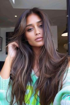 Hair Long Layers, Long Hair Curls, Youthful Hairstyles, Scrunched Hair, Hairstyle For Long Hair, Straight Layered Hair, Curls For Long Hair, Hair Curls