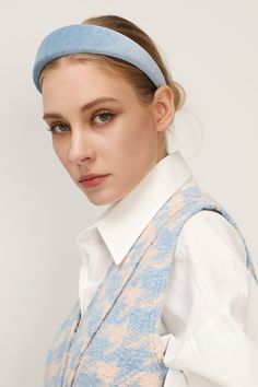 Velvet Padded Headband This product has been hand-picked by Storets' stylists. Trendy Headbands, Pearl Bridal Headband, Headband Outfit, Fascinator Headband, Silk Headband, Padded Headband, Beaded Headband, Velvet Headband, Early Spring Outfits