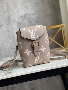 LUB Fashion Lu-Vi Bags - 12984 A+ Excellent Quality copies; Contact us if you've any questions in your mind. Trendy Tote, Lv Bag, Louis Vuitton Bag, Contact Us, Luxury Bags, Fashion Bags, Clutch Bag, Dust Bag, Louis Vuitton