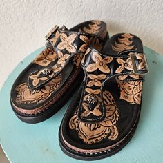 - Handmade In Austalia By Aboriginal Artisans - Women's Size 9 - Purchased On Vacation As A Gift But My Daughters Foot Grew Too Fast - Only Tired On Inside Shoes Handmade, My Daughters, Tooled Leather, Handmade Shoes, Thong Sandals, On Vacation, Leather Tooling, Women's Shoes Sandals, Cork