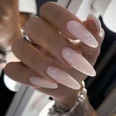 Ongles Beiges, Her Nails, Almond Acrylic Nails, Nail Beauty, Neutral Nails, Dipped Nails