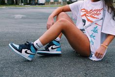 Cute Outfits With Air Jordan 1, Air Jordan Summer Outfit, Outfit Jordan Mujer, Blue Chill 1s Outfit, Nike Jordan Air 1 Women Outfit, J1 Outfit Women, How To Style Air Jordan 1 Women, Nike Jordan Mujer, Nike Air Jordans Outfit Woman