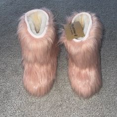 Nwt - Bearpaw Sasha Pale Pink Boots (Women’s Size 7) Winter Faux Fur Lined Slippers, Womens Boots Flat, Grey Ankle Boots, Leather Hiking Boots, Tan Ankle Boots, Bow Boots, Pink Boots, Faux Fur Boots, Block Heel Ankle Boots