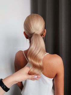 Day to Night: Transition Your Look with Versatile Ponytail Hairstyles Pony Tailed Hairstyle Wedding Guest, Hollywood Curl Ponytail, Slick Back Curled Ponytail, Sleek Bridal Ponytail, Hollywood Ponytail, Elegant High Ponytail, Bridal Pony, Hollywood Hairstyle